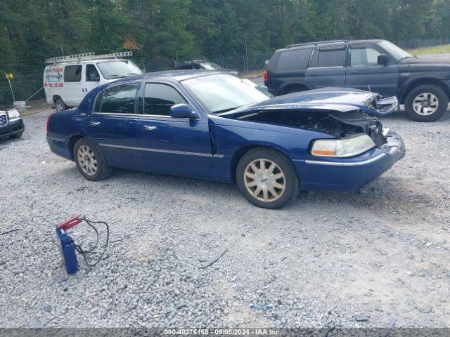  Salvage Lincoln Towncar