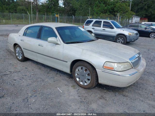  Salvage Lincoln Towncar