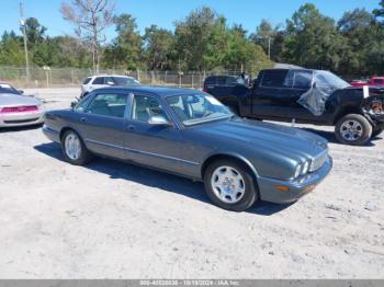  Salvage Jaguar Xj8