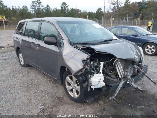  Salvage Toyota Sienna