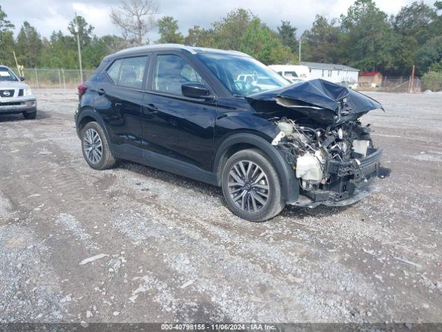  Salvage Nissan Kicks