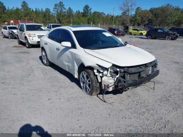  Salvage Nissan Maxima