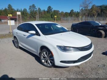  Salvage Chrysler 200