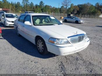  Salvage Lincoln Towncar