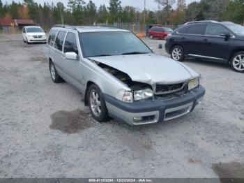  Salvage Volvo V70