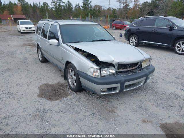  Salvage Volvo V70