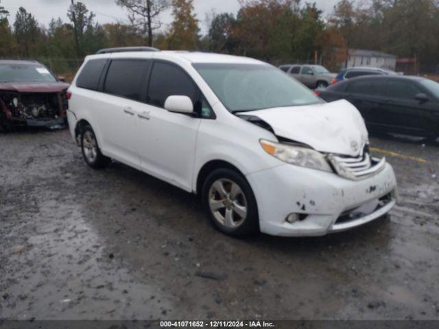  Salvage Toyota Sienna