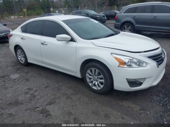  Salvage Nissan Altima