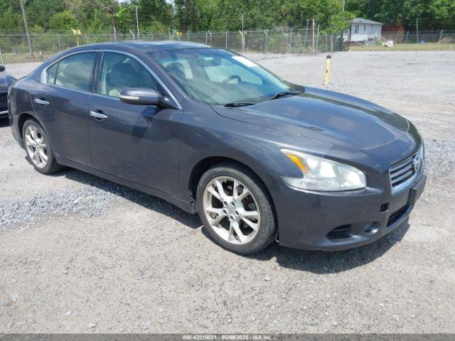  Salvage Nissan Maxima