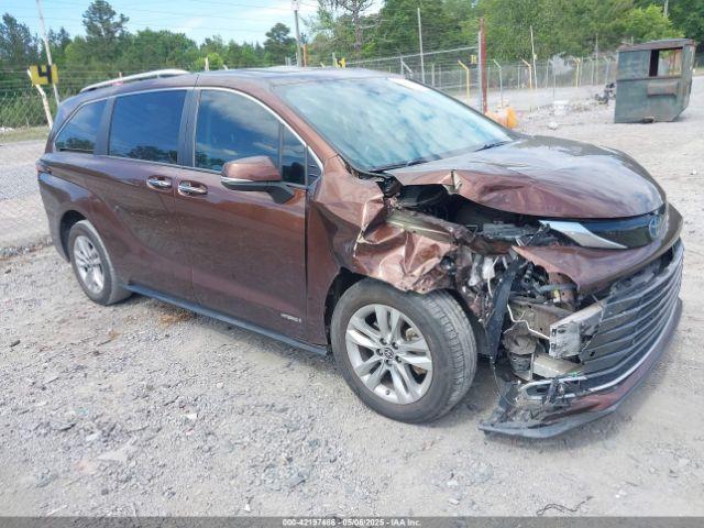  Salvage Toyota Sienna