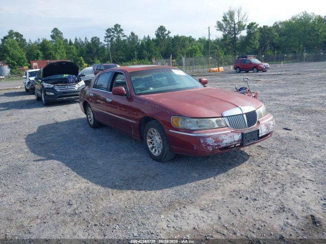  Salvage Lincoln Towncar