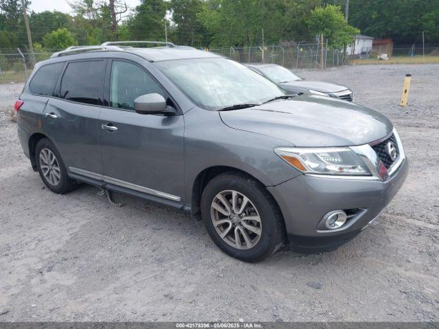  Salvage Nissan Pathfinder