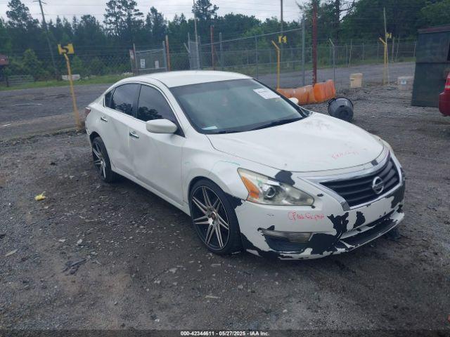  Salvage Nissan Altima