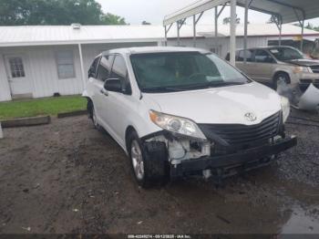  Salvage Toyota Sienna