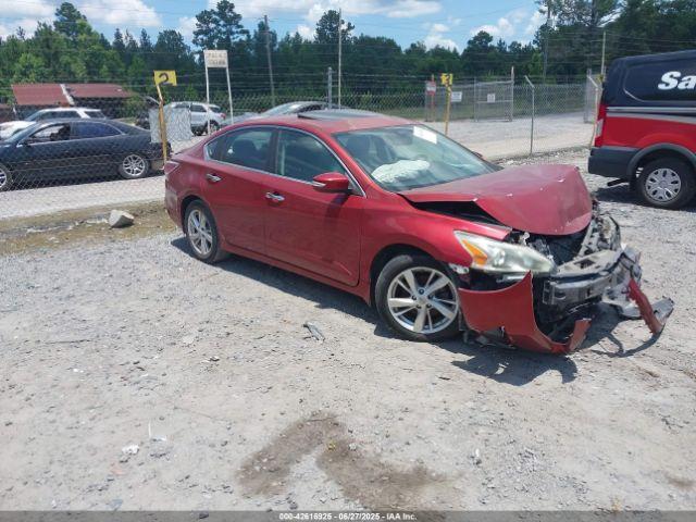  Salvage Nissan Altima