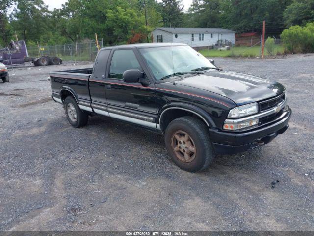  Salvage Chevrolet S-10
