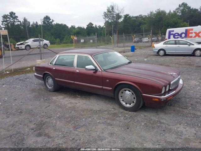  Salvage Jaguar Xj8