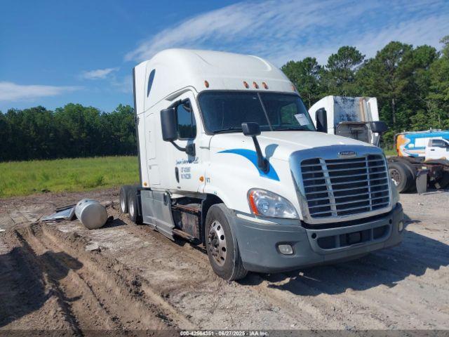  Salvage Freightliner Cascadia 125