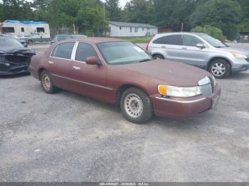  Salvage Lincoln Towncar