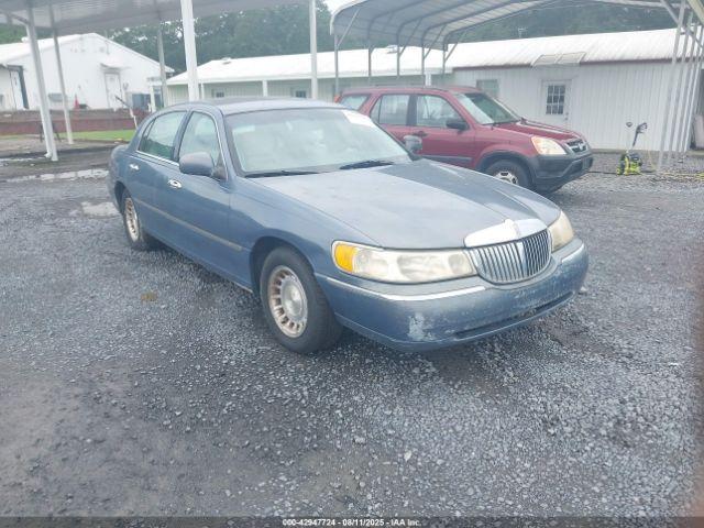  Salvage Lincoln Towncar