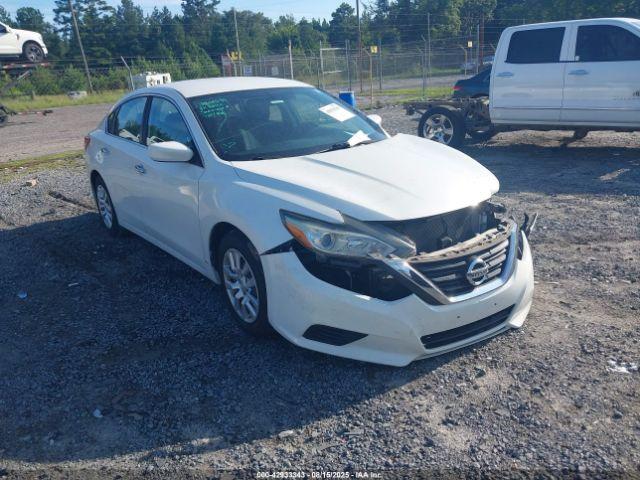  Salvage Nissan Altima