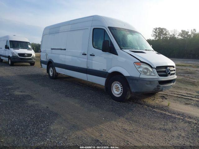  Salvage Mercedes-Benz Sprinter 2500