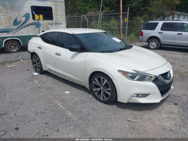  Salvage Nissan Maxima