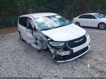  Salvage Chrysler Pacifica