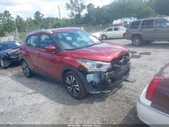  Salvage Nissan Kicks