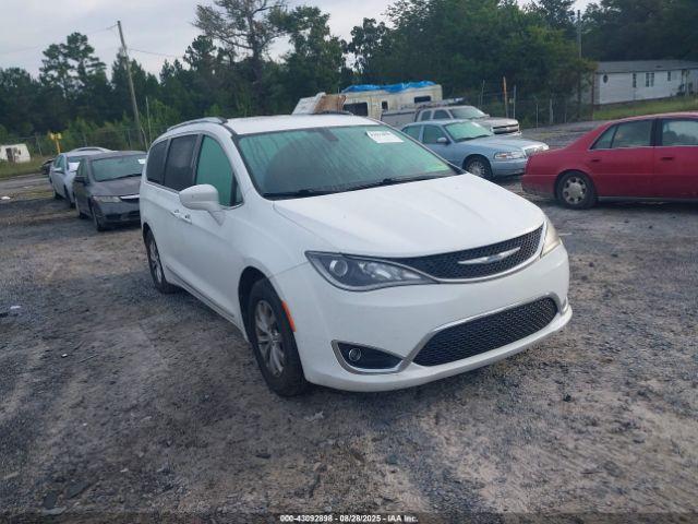  Salvage Chrysler Pacifica