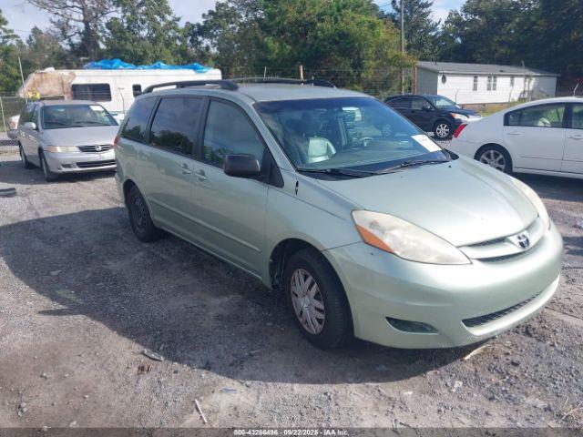  Salvage Toyota Sienna