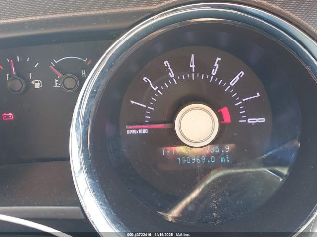 Ford Mustang V6 Image 13