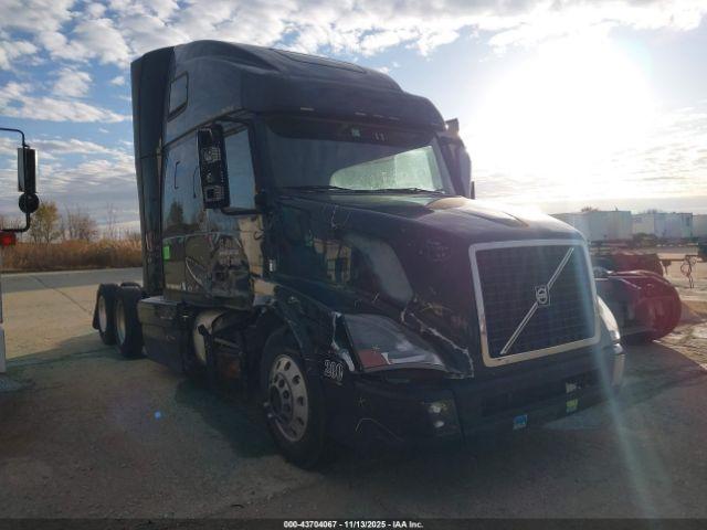  Salvage Volvo Vn