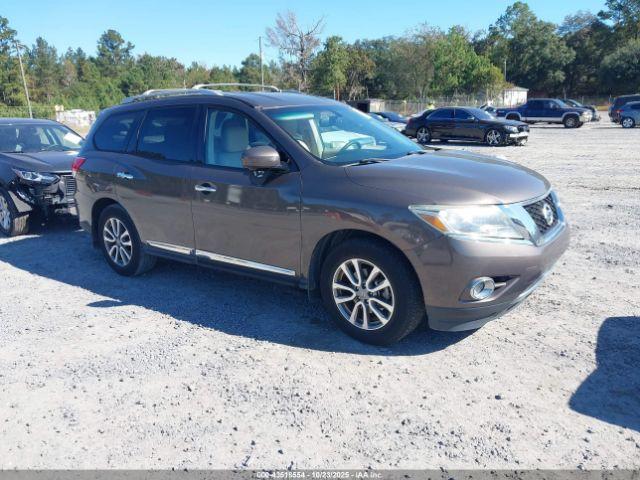  Salvage Nissan Pathfinder