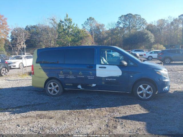 Mercedes-Benz Metris Image 16