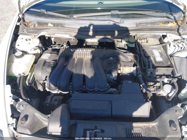 Volvo S40 2.4i Image 8