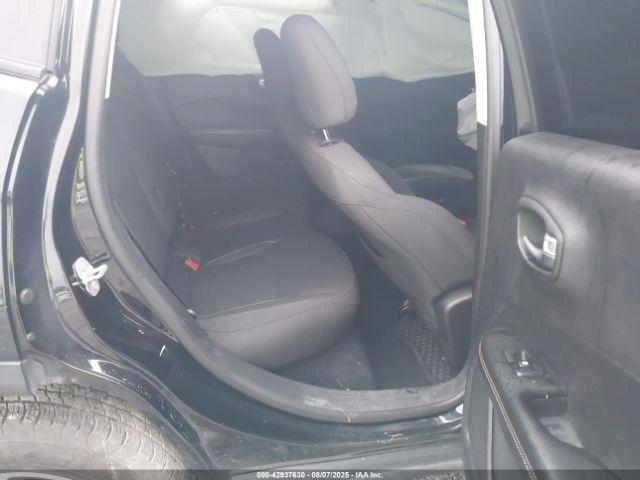 Jeep Compass Upland Edition 4x4 Image 6