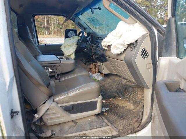 Ford F-550 Super Duty Image 7