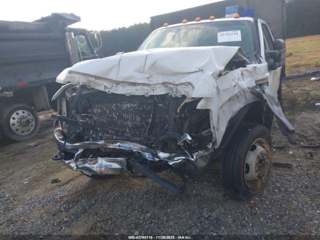 Ford F-550 Super Duty Image 8