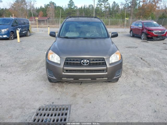 Toyota RAV4 Image 8