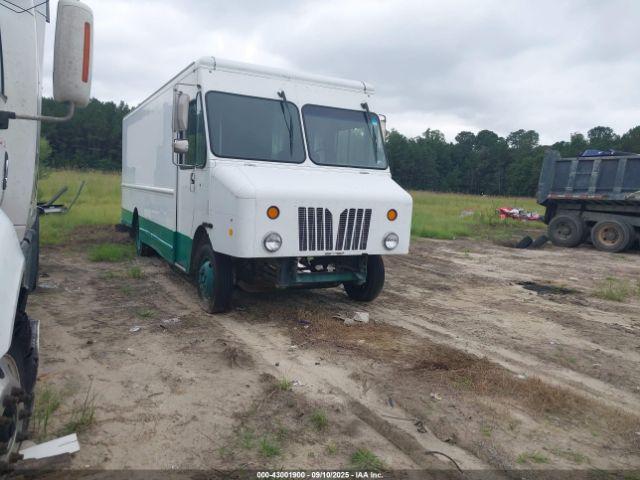  Salvage Freightliner Chassis