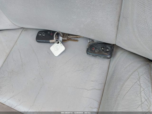 Lexus HS 250h Image 10