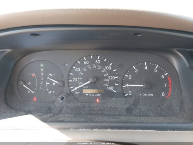 Toyota Camry Le Image 7