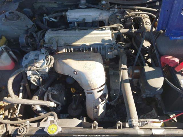 Toyota Camry Le Image 9