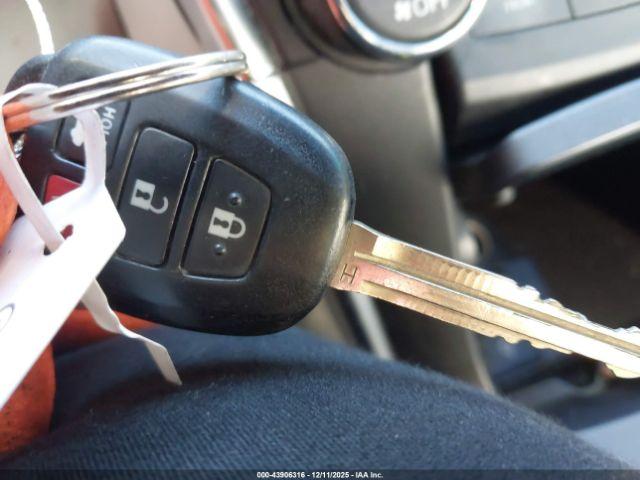 Toyota Camry Xle Image 6