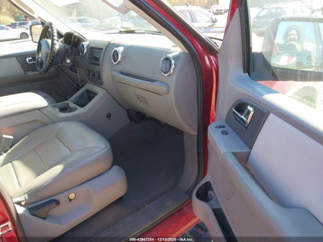 Ford Expedition Xlt Image 9