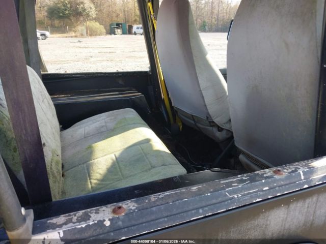 Jeep Wrangler S Image 11