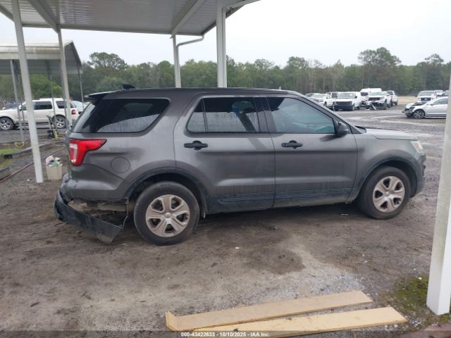 Ford Police Interceptor Image 13