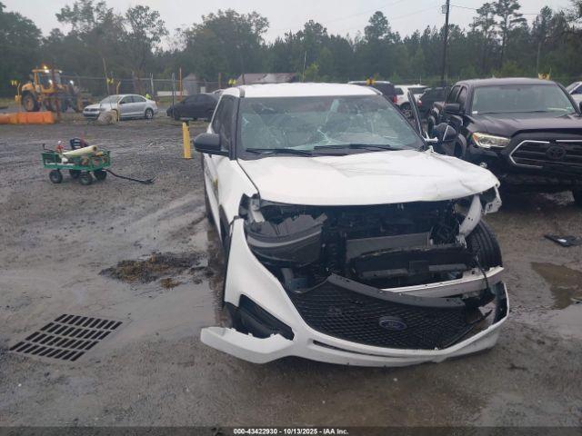 Ford Police Interceptor Image 13