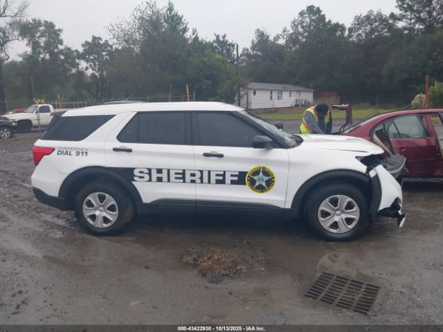 Ford Police Interceptor Image 8